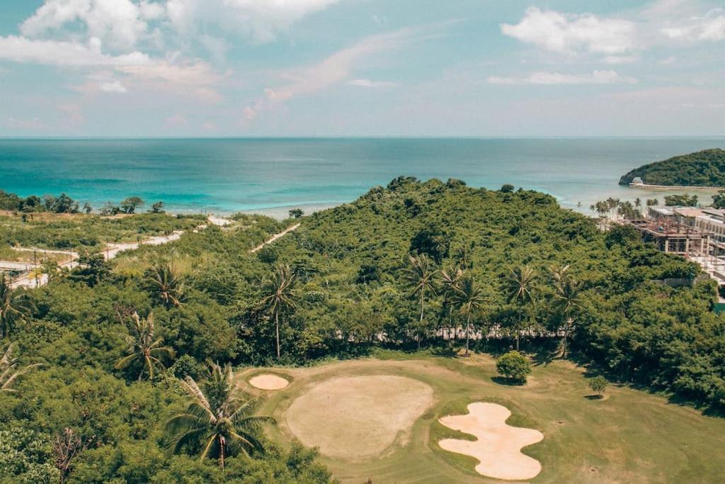 Modern Tropical Luxe Apartment - Boracay Newcoast Yapak Buitenkant foto